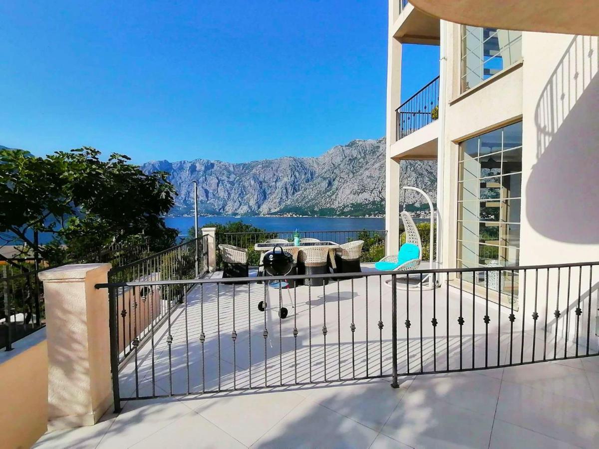Blue Bay 2 Bedroom Apartment Prčanj Exterior foto